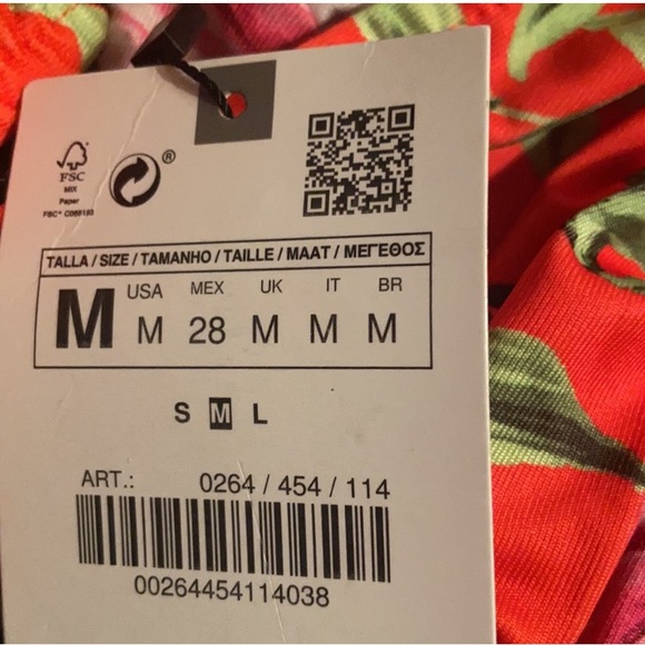 M 🔖 ZARA Floral Printed Draped Bodysuit Red Roses 

RARE Blogger Favorite!! - Picture 9 of 11